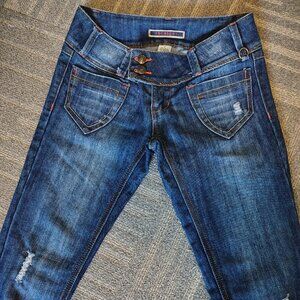 NWOT Gorgeous Younique Jeans